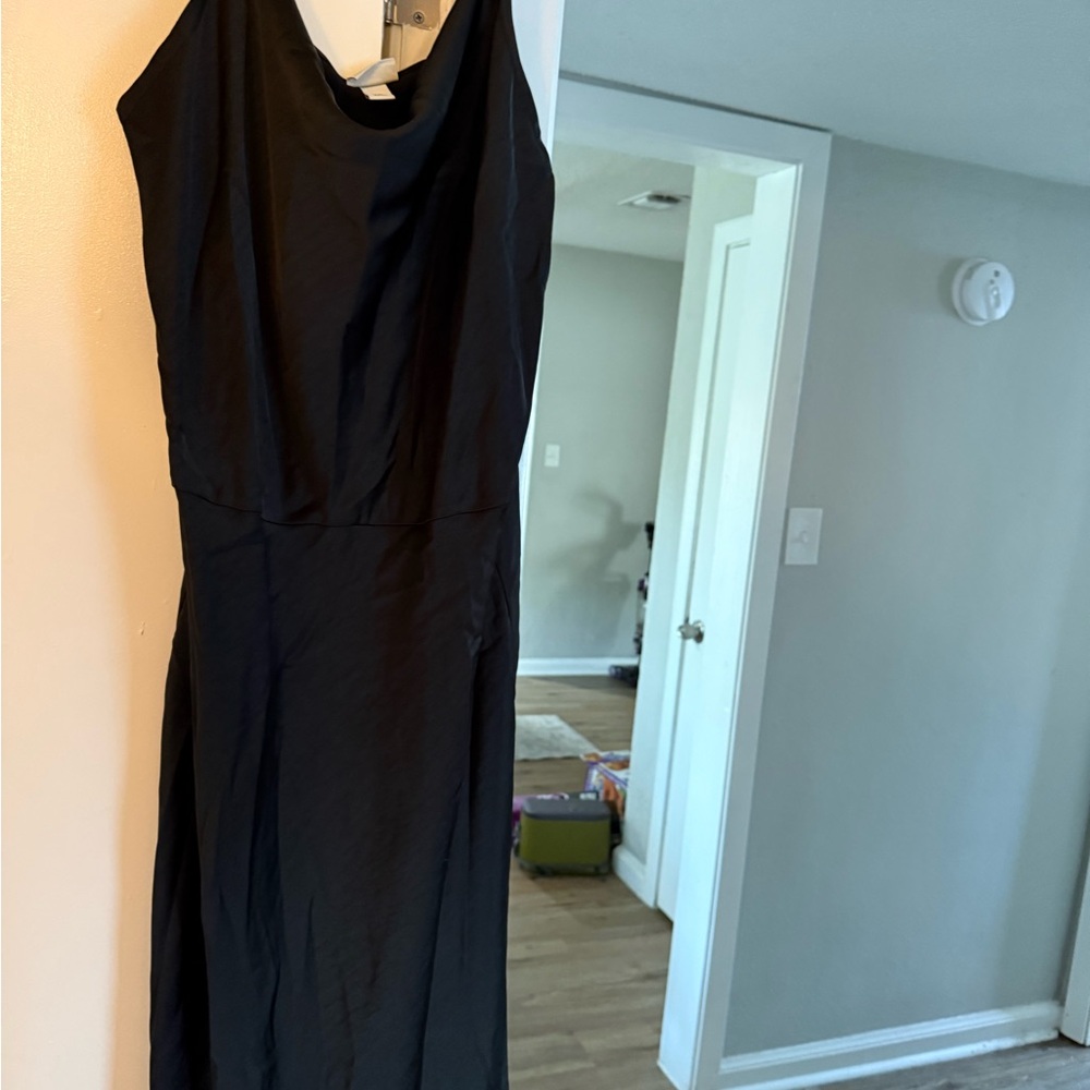 Elegant Black Sleeveless Dress
